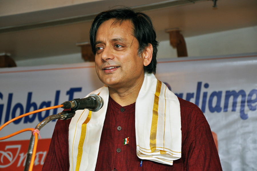 Dr Shashi Tharoor at the first Global Energy Parliament, 2010
